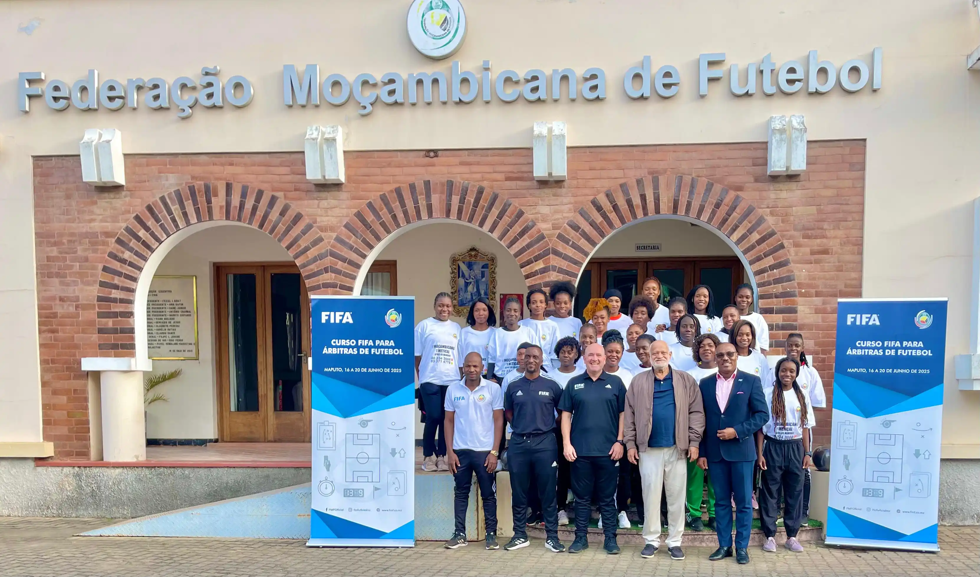 Image from FEDERAÇÃO MOÇAMBICANA DE FUTEBOL (Oficial) : 🎓⚽ Cerimónia de Abertura do Curso FIFA para Árbitras de Futebol 📍 Ma...