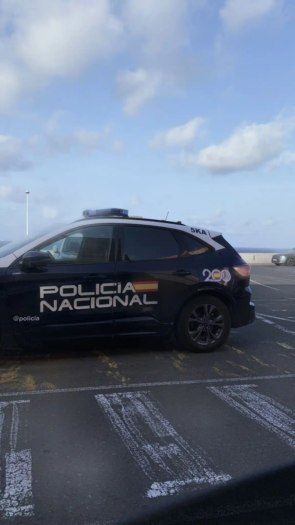 Image from Canarias7: 🔴 *Última hora | Otro atraco en El Mirador: tres asaltantes huyen en ...
