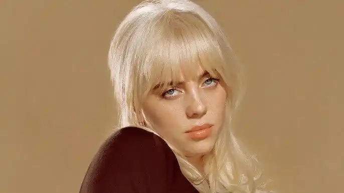 Image from EILISHUNIVERSEBR🌟: _Billie Eilish_ fez uma apresentação de " *Halley’s Comet* " como a mú...