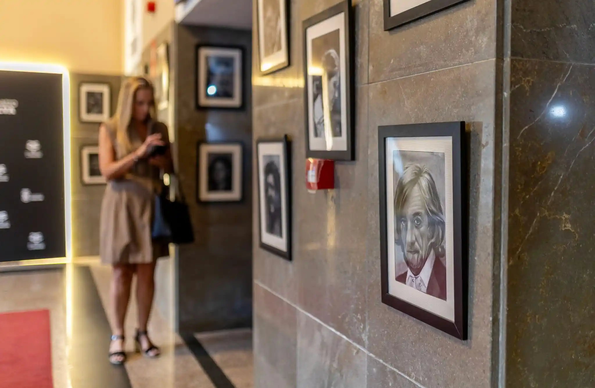 Image from Ayuntamiento de Huelva : 🖼️ El hall del Gran Teatro albergará hasta el domingo una muestra pic...