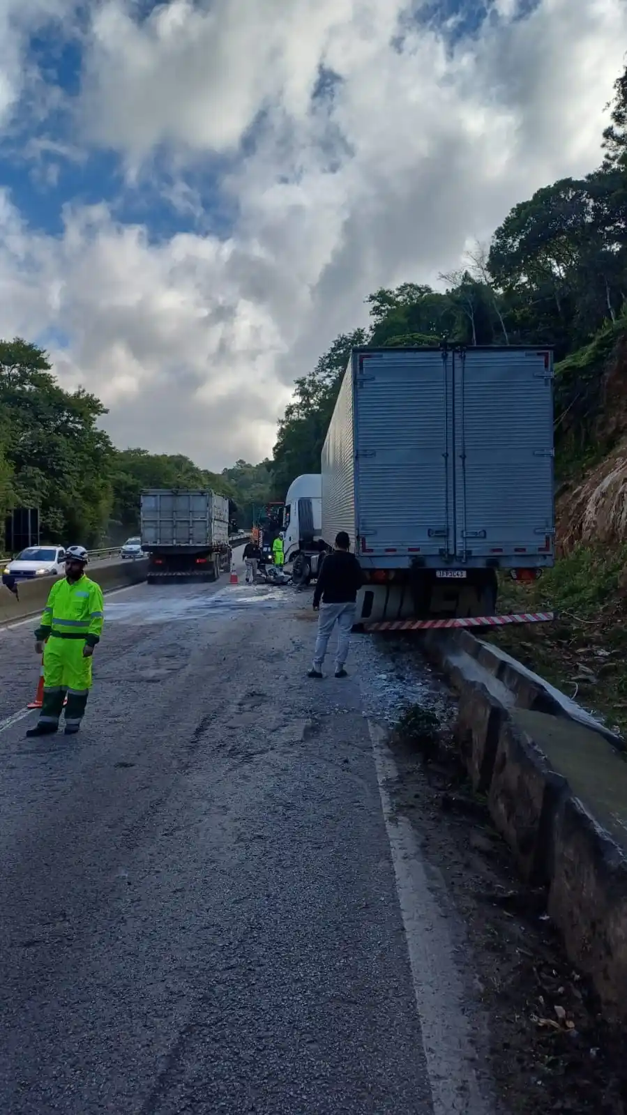 Image from PRF SC: 👮🏻‍♀️👮🏻‍♀️PRF INFORMA - 16/06/2025 11h  🟡🟡  Morro dos Cavalos - ...