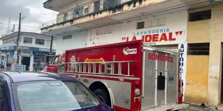 Image from Vox Populi Noticias: 🔥🚒🚒Se registra incendio al interior de una lavandería en El Mante, ...