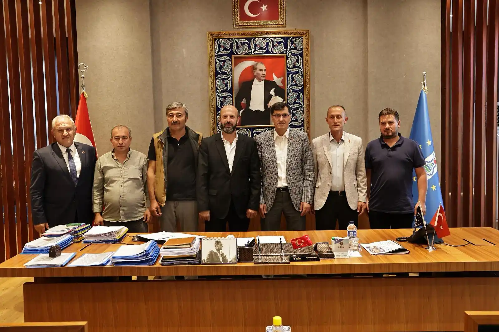 Image from T.C. Kütahya Belediyesi: 📢 Sebzeciler ve Pazaryerleri Yönetiminden Belediye Başkanımız Eyüp Ka...