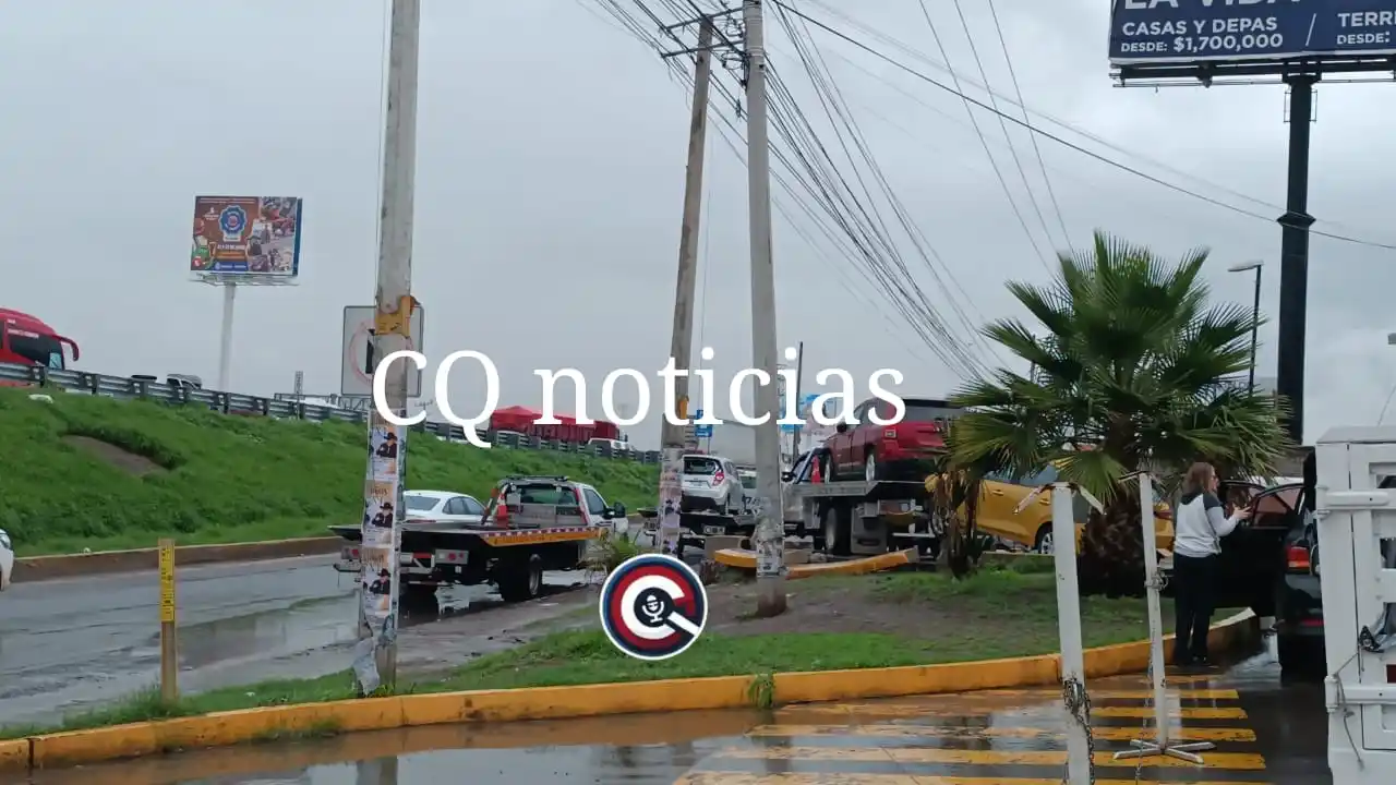 Image from CQ NOTICIAS 📝 (Sin Censura): ⚠️💥🚛🚛Accidente tipo carambola en la 57 Se registra accidente tipo c...