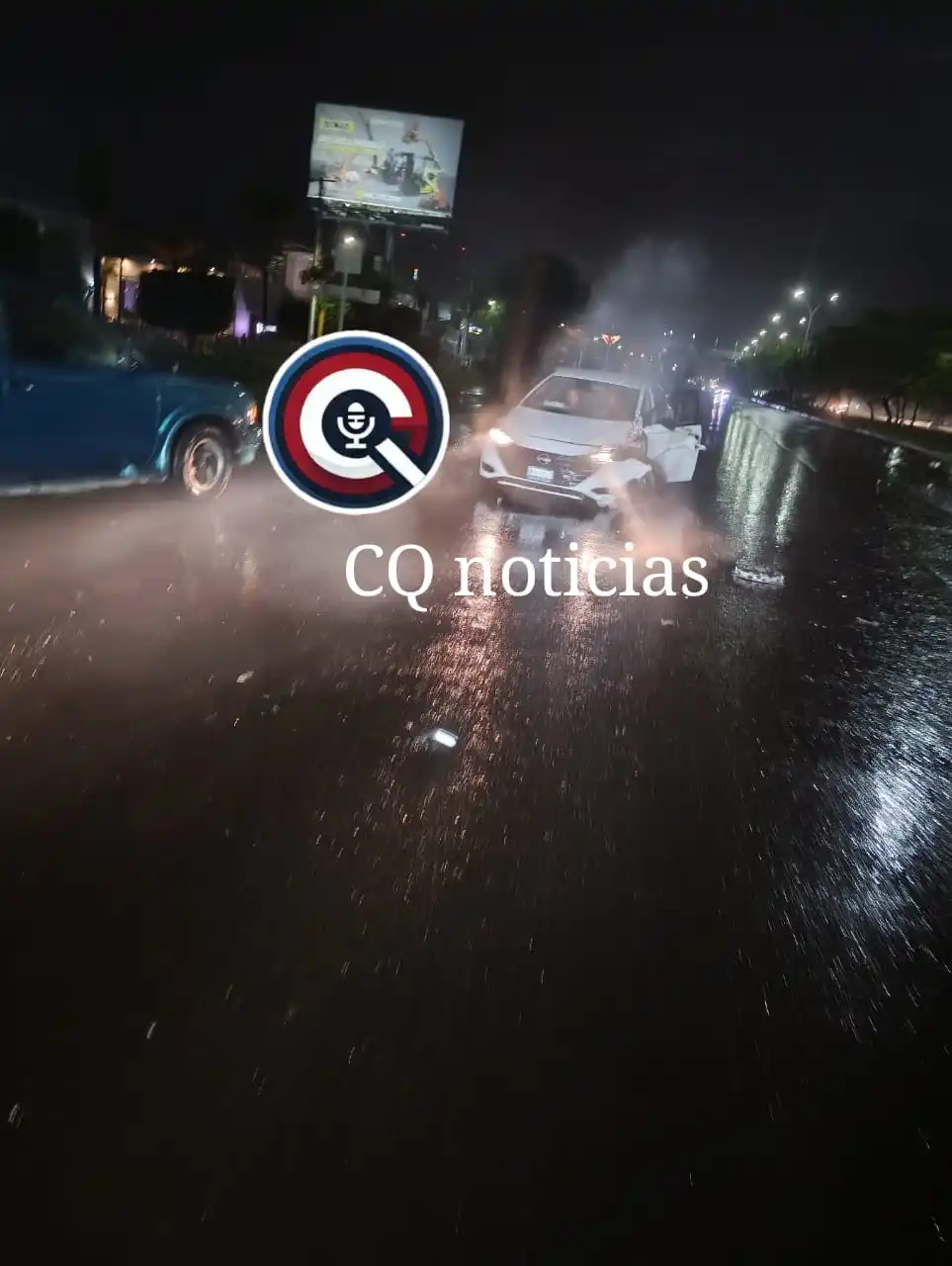 Image from CQ NOTICIAS 📝 (Sin Censura): 🚨 Accidente vial 🚨🚗💥🚙 Vehículo se impacta por detrás contra una c...