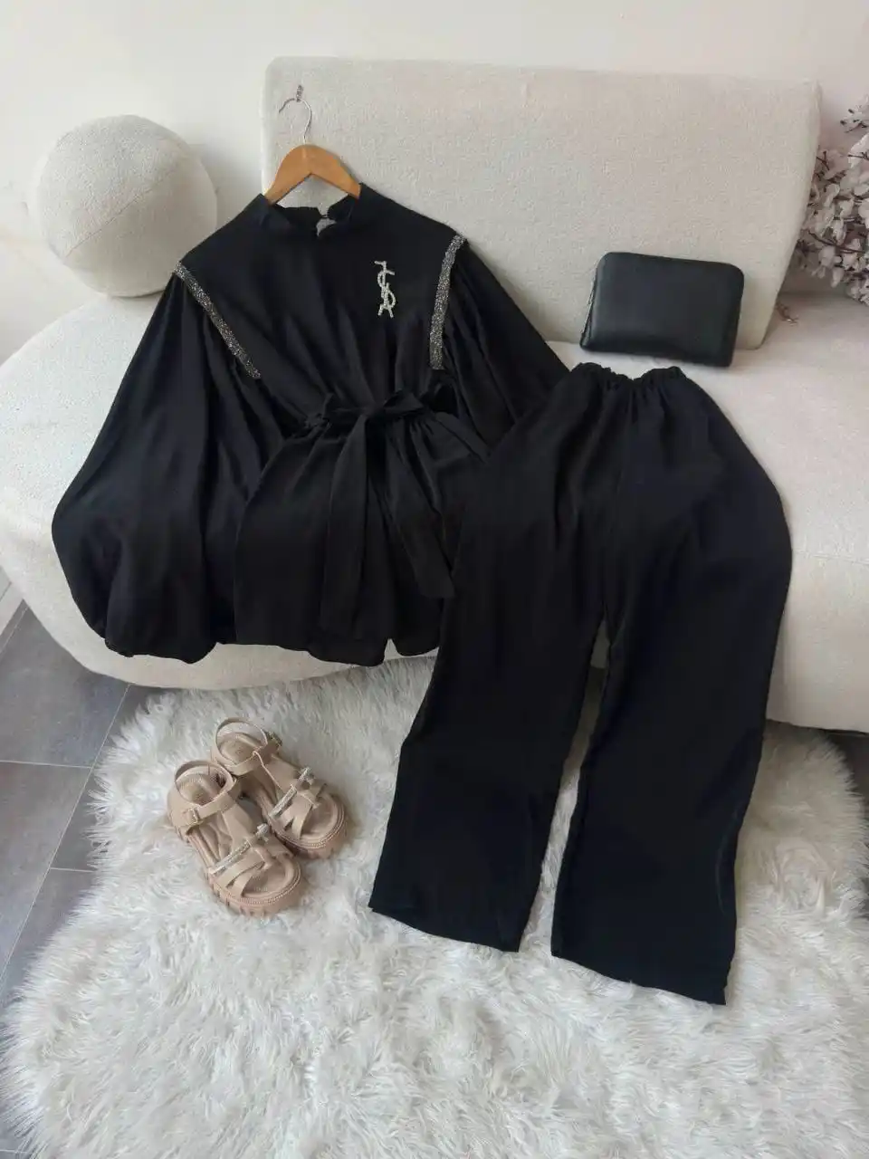 Image from متجر زهره🛍️للملابس👗: بّـسًـمِ آلَلَهِ آلَرَحًـمِـن آلُرحٍيَم 🌹🍃 أللهم أرزقنا رزقًا حلالا...