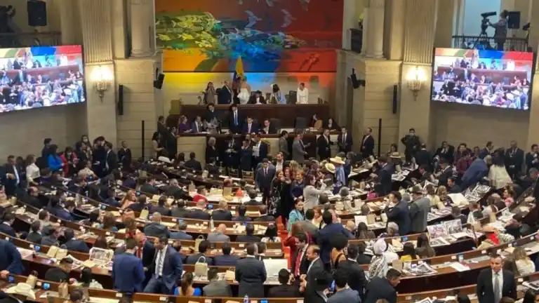 Image from Hora 13 Noticias: *Congreso aprueba reforma laboral: inicia cuenta regresiva para ser le...