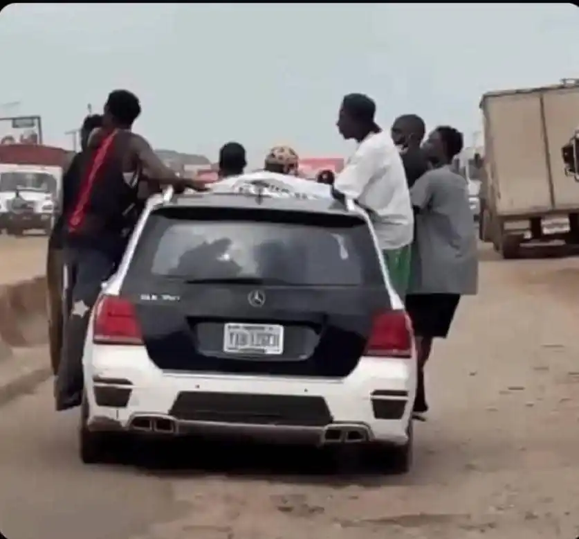 Image from Bravo Alpha Hub 🚀⛏️👨🏾💻: *Zombie Highway 🛣️ (Benin Version)* 😂...