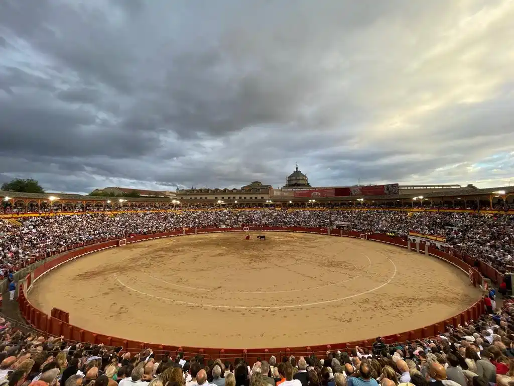 Image from Aplausos: ✍️ 16 AÑOS DESPUÉS I Toledo cuelga un "No hay Billetes" histórico para...
