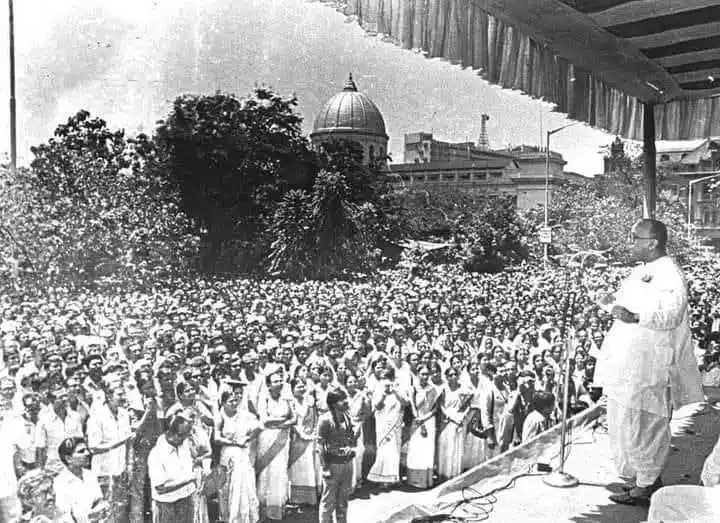 Image from काम की राजनीति: 21 जून 1977 को बंगाल के ज्योति बसु के नेतृत्व में वाममोर्चा सरकार बनी ...