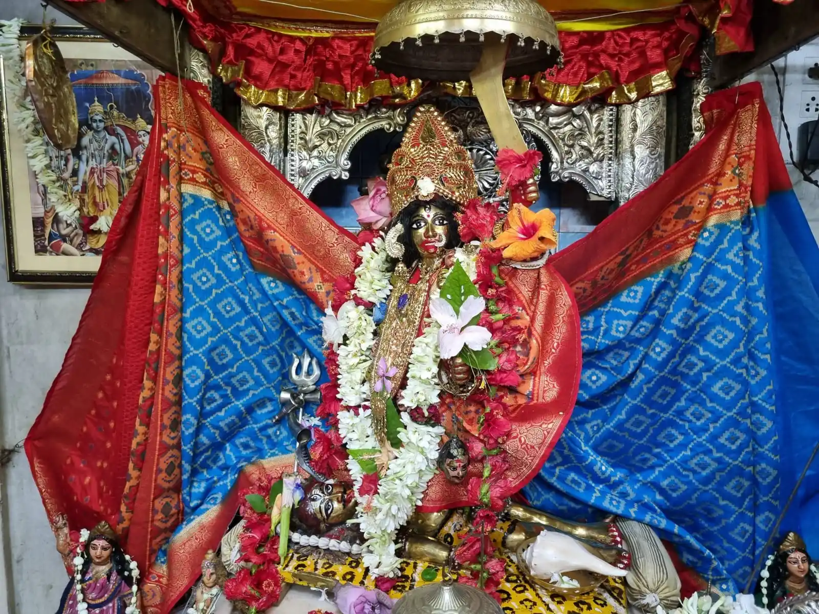 Image from Taramar Bari, Shrirmpur, Hooghly /তারামার বাড়ি শ্রীরামপুর: আধারভূতা জগতস্ত্বমেকা মহীস্বরূপেণ যতঃ স্থিতাসি । অপাং স্বরূপস্থিতয়া ত...