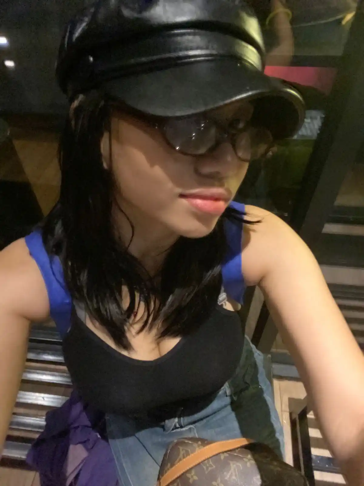 Image from VeY🌻: aku baru kelar manggung sama temen aku, trs hari ini manggung lagi heh...