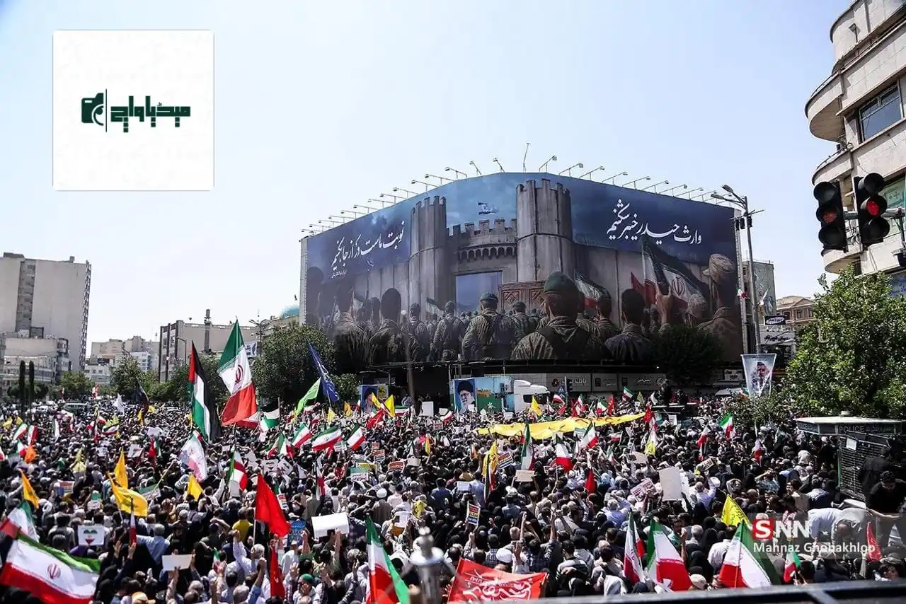 Image from Media Watch: ایران کے دارالحکومت تہران میں ایک چوک میں عوامی یکجہتی کے مظاہرے کی ای...