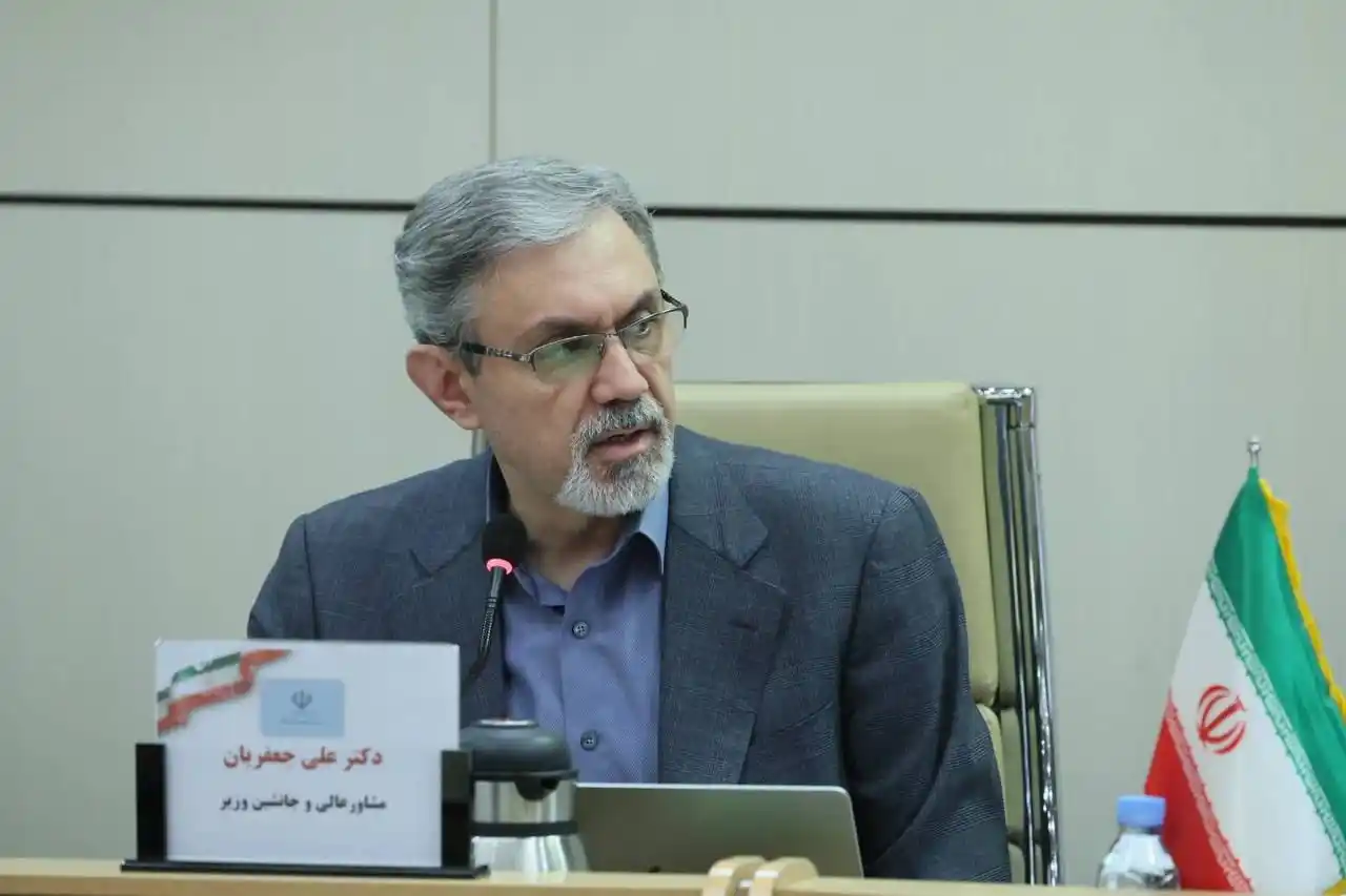 Image from پایگاه خبری وزارت بهداشت: 🟠 دکتر جعفریان، مشاور عالی وزیر بهداشت در اجلاس وبیناری دانشگاههای ع...