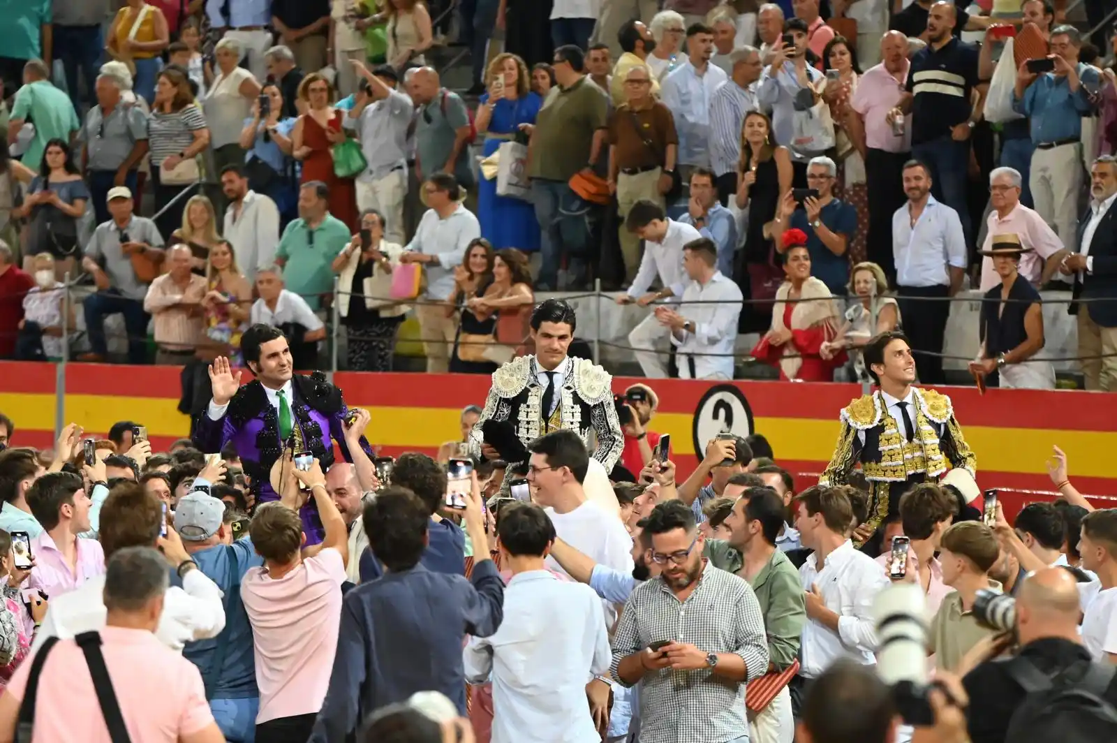 Image from Aplausos: FERIA DEL CORPUS I Morante, Roca Rey y Aguado, tormenta perfecta en Gr...