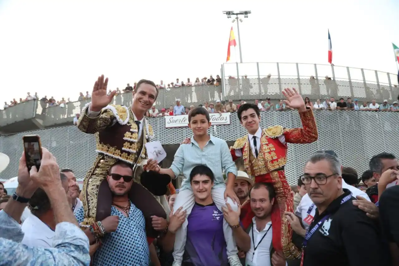 Image from Aplausos: 🇫🇷FRANCIA I Juan Bautista y Marco Pérez, feliz mano a mano en Istres...