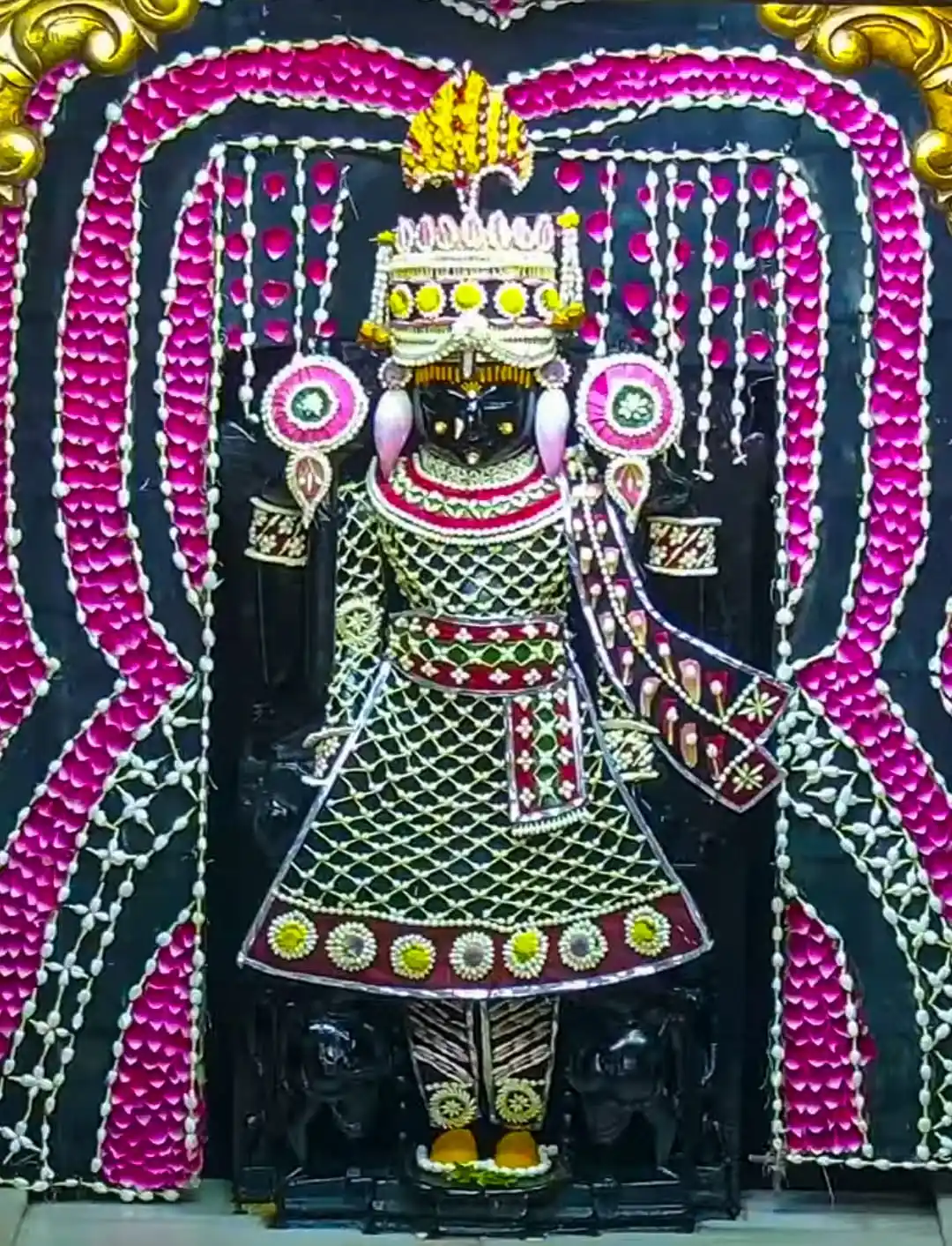 Image from Taramar Bari, Shrirmpur, Hooghly /āϤāĻžāϰāĻžāĻŽāĻžāϰ āĻŦāĻžāĻĄāĻŧāĻŋ āĻļā§āϰā§āϰāĻžāĻŽāĻĒā§āϰ: Jay Shri Dwarkadhish Srinath đ...