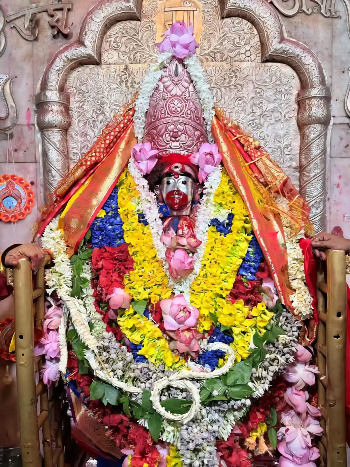 Image from Taramar Bari, Shrirmpur, Hooghly /তারামার বাড়ি শ্রীরামপুর: প্রণতানাং প্রসীদ ত্বং দেবি বিশ্বার্তিহারিণি । ত্রৈলোক্যবাসিনামীড্যে লো...