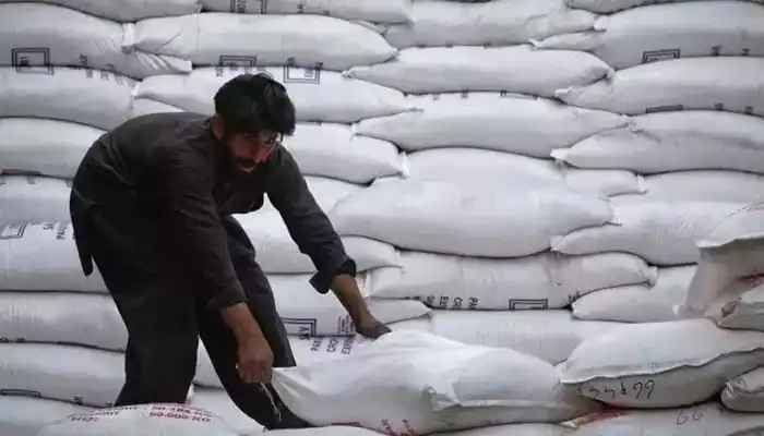 Image from MERA PAKISTAN NEWS: *5 لاکھ ٹن چینی درآمد کرنے کا فیصلہ* 20 جون 2025 وفاقی حکومت نے 5 ل...
