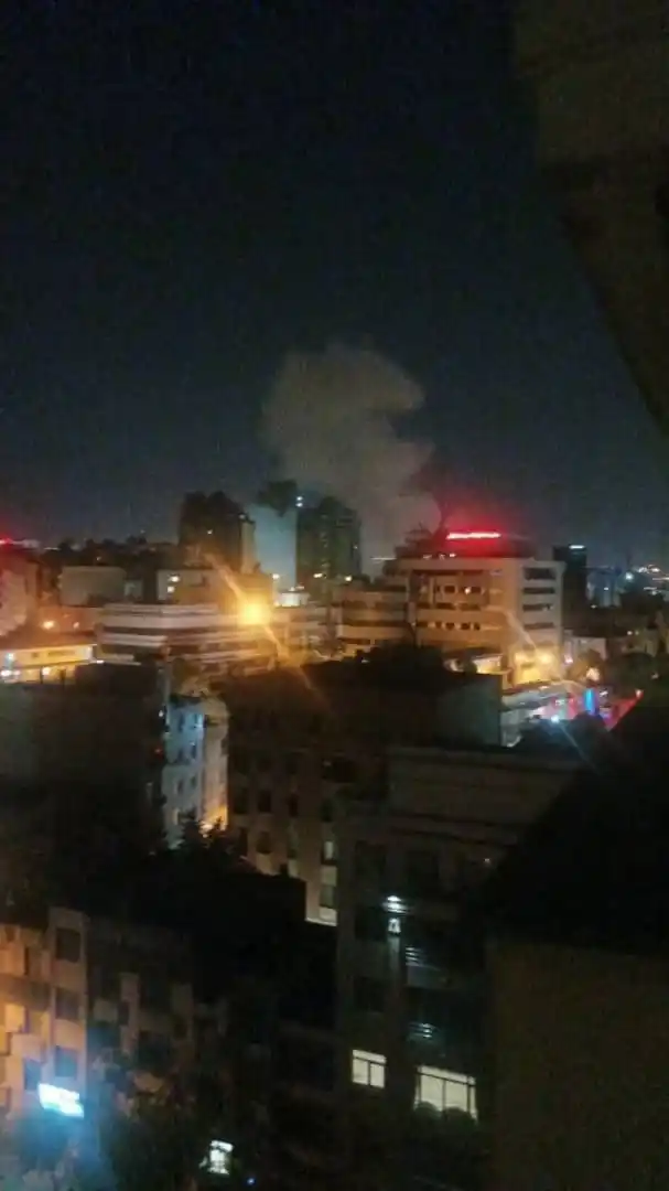 Image from SAFIR TV | تلویزیون سفیر: *ارتش رژیم اسرائیل مدعی حمله به ده‌ها هدف مهم در سراسر تهران شد*   ارت...
