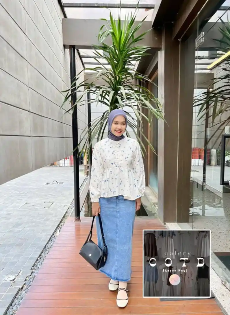 Image from  ִ𐙚 𝐆𝐚𝐥𝐞𝐫𝐲 𝐎𝐎𝐓𝐃  𝜗𝜚 ࣪˖ ִ♡ : Inspirasi Outfit Hangout With Bestie✨   🪷Hijab https://s.shopee.co.id...