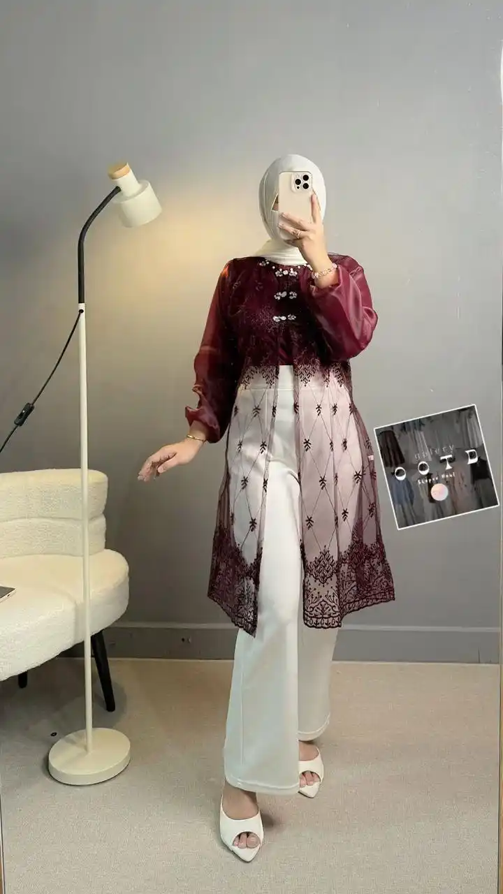 Image from  ִ𐙚 𝐆𝐚𝐥𝐞𝐫𝐲 𝐎𝐎𝐓𝐃  𝜗𝜚 ࣪˖ ִ♡ : Inspirasi Outfit Keundangan simple🖤✨   🫧 Outer tunik https://s.shope...