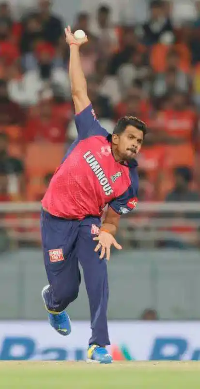 Image from 𝑺𝑳 𝑪𝑹𝑰𝑪 𝑰𝑵𝑭𝑶©🏏♥️🇱🇰: 🔴 Maheesh Theekshana in IPL 2025 - Matches - 11 Wickets - 11 Runs - 4...