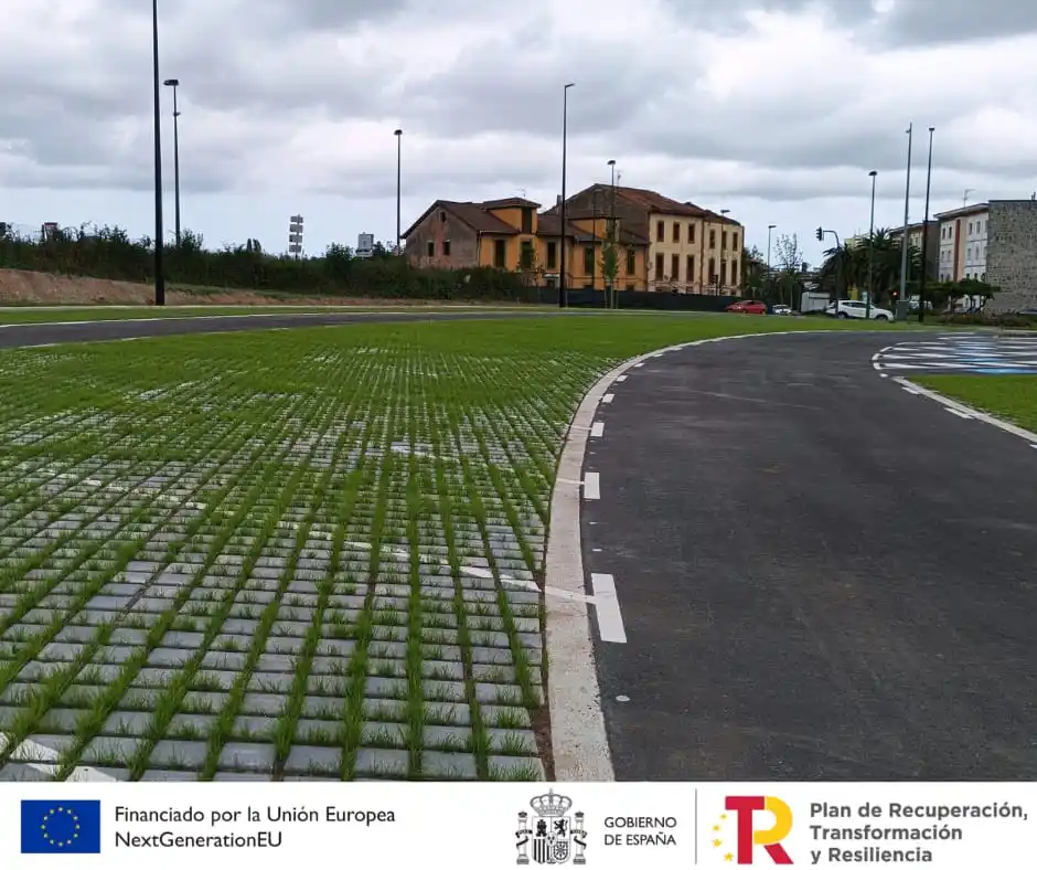 Image from Mayores Avilés: 🅿️ En servicio el aparcamiento disuasorio de La Grandiella, con 120 p...