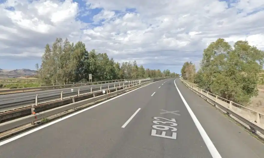 Image from 95047.it: 🔴 ULTIM'ORA AUTO SFONDA IL GUARDRAIL E PRECIPITA SOTTO L’AUTOSTRADA ...