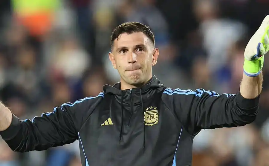 Image from Betika Uganda: 🚨 Villa are using Maignan's valuation as a yardstick for Dibu as AC M...