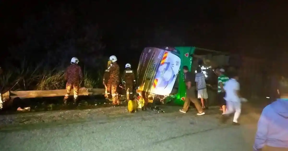 Image from AsiaOne: At least 15 people have died after a bus carrying students from Univer...