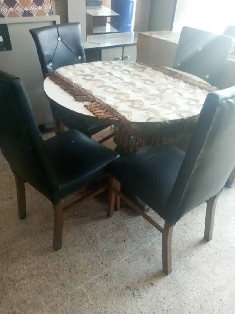 Image from شركة الشرقي للتجارة والتسويق: تقم كرسي عدد 4 معا الطاولة 100$ خدمات توصل في منبج* *_`للتواصل مع شر...