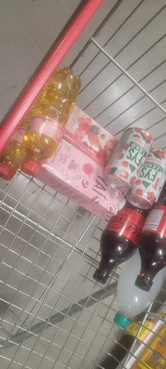Image from Smartschoolebola🔥: Estoque de 2 dias de chá pra mim e minha cunhada 🥹...