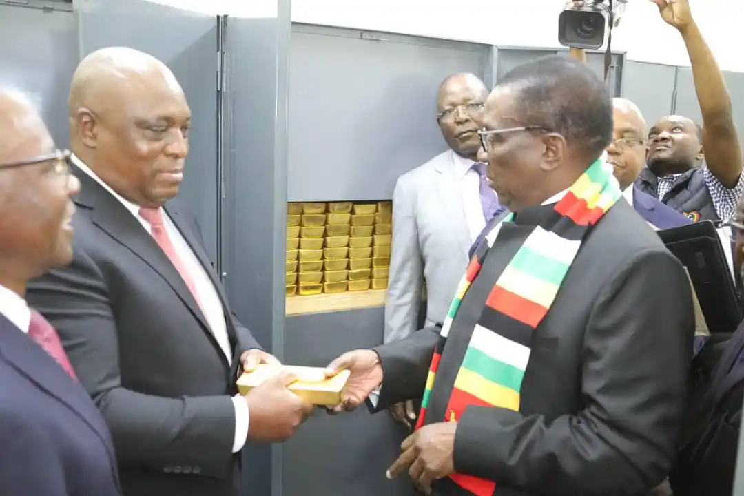 Image from 3Ktv Zimbabwe (Dstv Channel 293): Yesterday , H.E President Emmerson Mnangagwa visited the RBZ vault whe...