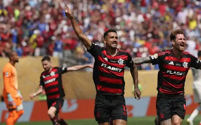Image from 𝗙𝗨𝗧𝗡𝗘𝗪𝗦 - 📰⚽️: *🔥 EXPLOSÃO DE AUDIÊNCIA! 🔥*  _A vitória do Flamengo por 3x1 sobre o...