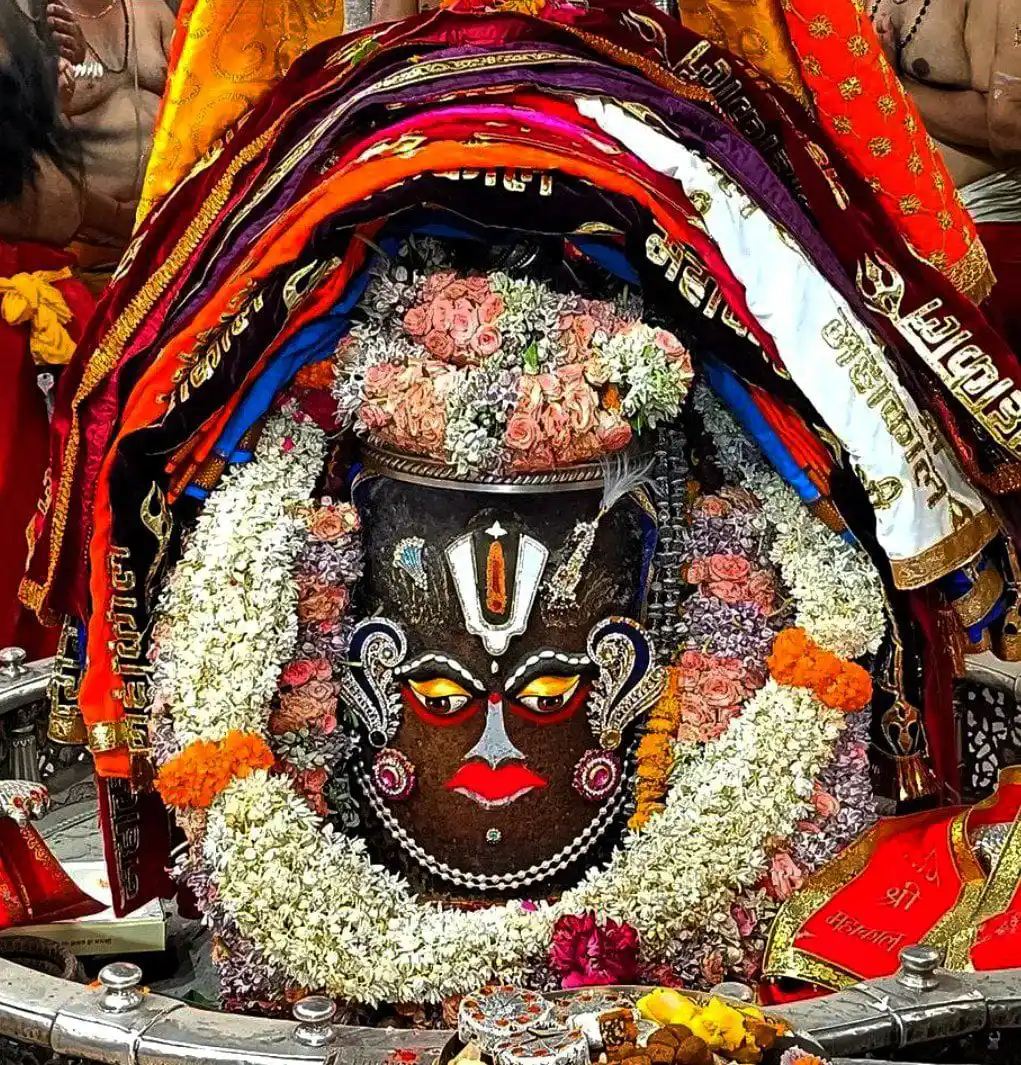 Image from 🙏🌹Mahakal Daily Darshan 🌹🙏: 🙏🌹*Jai Shree Mahakal*🌹🙏 *श्री महाकालेश्वर ज्योतिर्लिंग का भस्म आरत...
