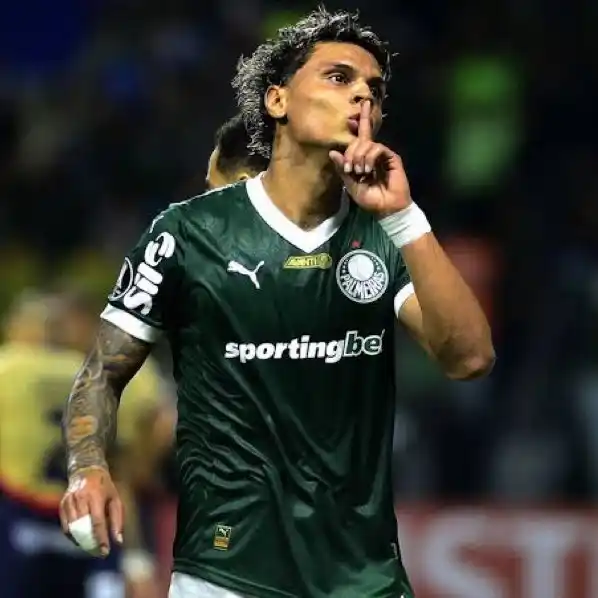 Image from 𝗙𝗨𝗧𝗡𝗘𝗪𝗦 - 📰⚽️: *🚨⚽ MERCADO DA BOLA:*  _🇫🇷👀 O *PSG* está de olho em *Richard Ríos,...