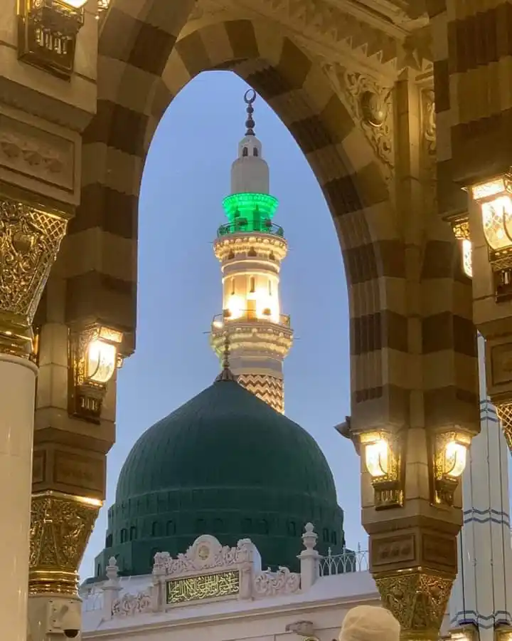 Image from 🌹ــ اسلامی گلدستہ ــ🌹: آدم کے لیے فخر یہ عالی نسبی ہے مکی مدنی ہاشمی ومطّلبی ہے! پاکیزہ تر ا...