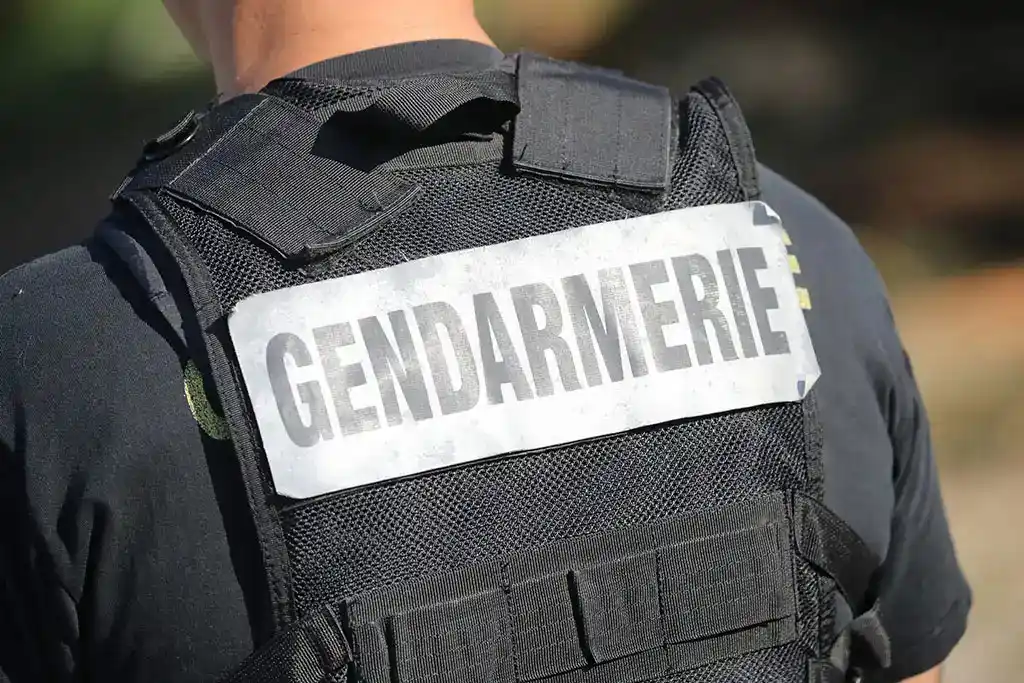 Image from Actu17: Guyane : Un gendarme du PSIG blessé par balle à Saint-Laurent-du-Maron...