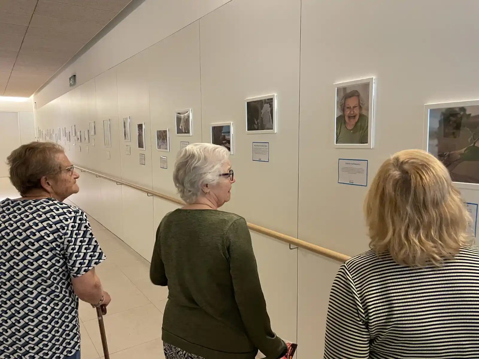 Image from NoticiasCoruna.es: https://noticiascoruna.es/el-buen-trato-se-ve-una-exposicion-que-desaf...