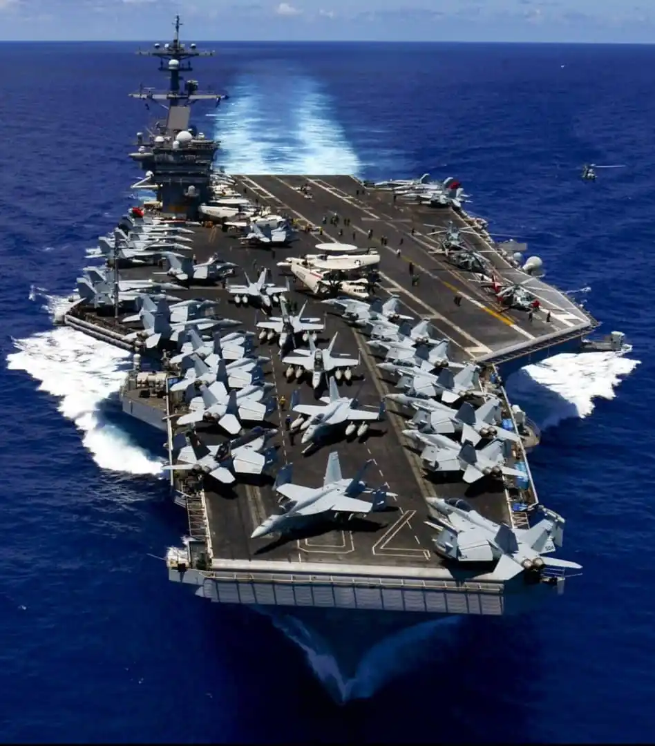 Image from TOPACTU24.CD: *🛑 ALERTE INFO* *Le groupe aéronaval du porte-avions américain USS ...