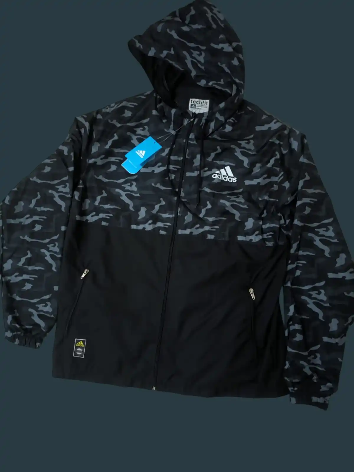 Image from Milagreño que se Respeta: *Chompa Adidas réplica 1.1*. Talla L nueva, 30$ (entrega domicilio sin...