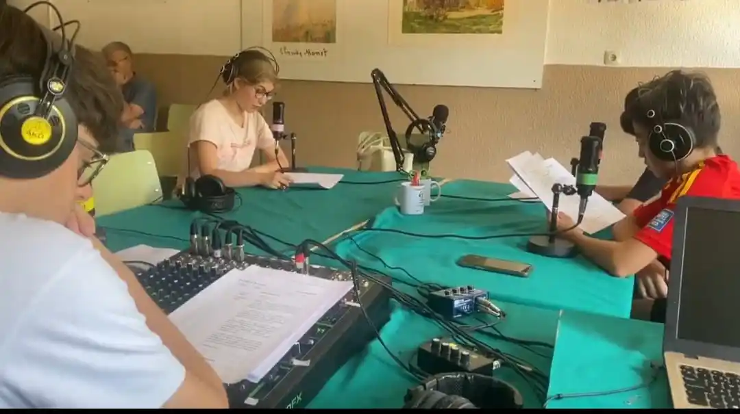 Image from AMPA IES PINAR DE LA RUBIA: Escucha en Spotify "oPinARte_9 Se acabó", último episodio del taller ...