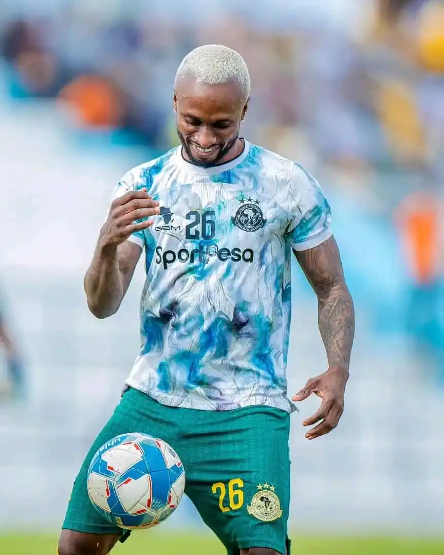 Image from FOOTBALL ZONE ⚽🏈: Nimepitapita Mtandaoni huko naona waandishi wengi upcoming wanatumia n...