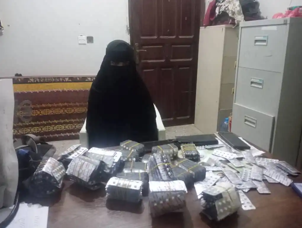 Image from يمن ديلي نيوز: *الضالع.. الحزام الأمني يُحبط تهريب مخدرات بحوزة امرأة قادمة من صنعاء ...