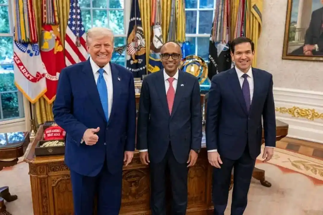 Image from Ahadu Radio And Television: *አምባሳደር ብናልፍ አንዱአለም ከፕሬዝዳንት ዶናልድ ትራምፕ ጋር በነጩ ቤተ-መንግሥት ተገናኝተው ተወያዩ*   ሰ...