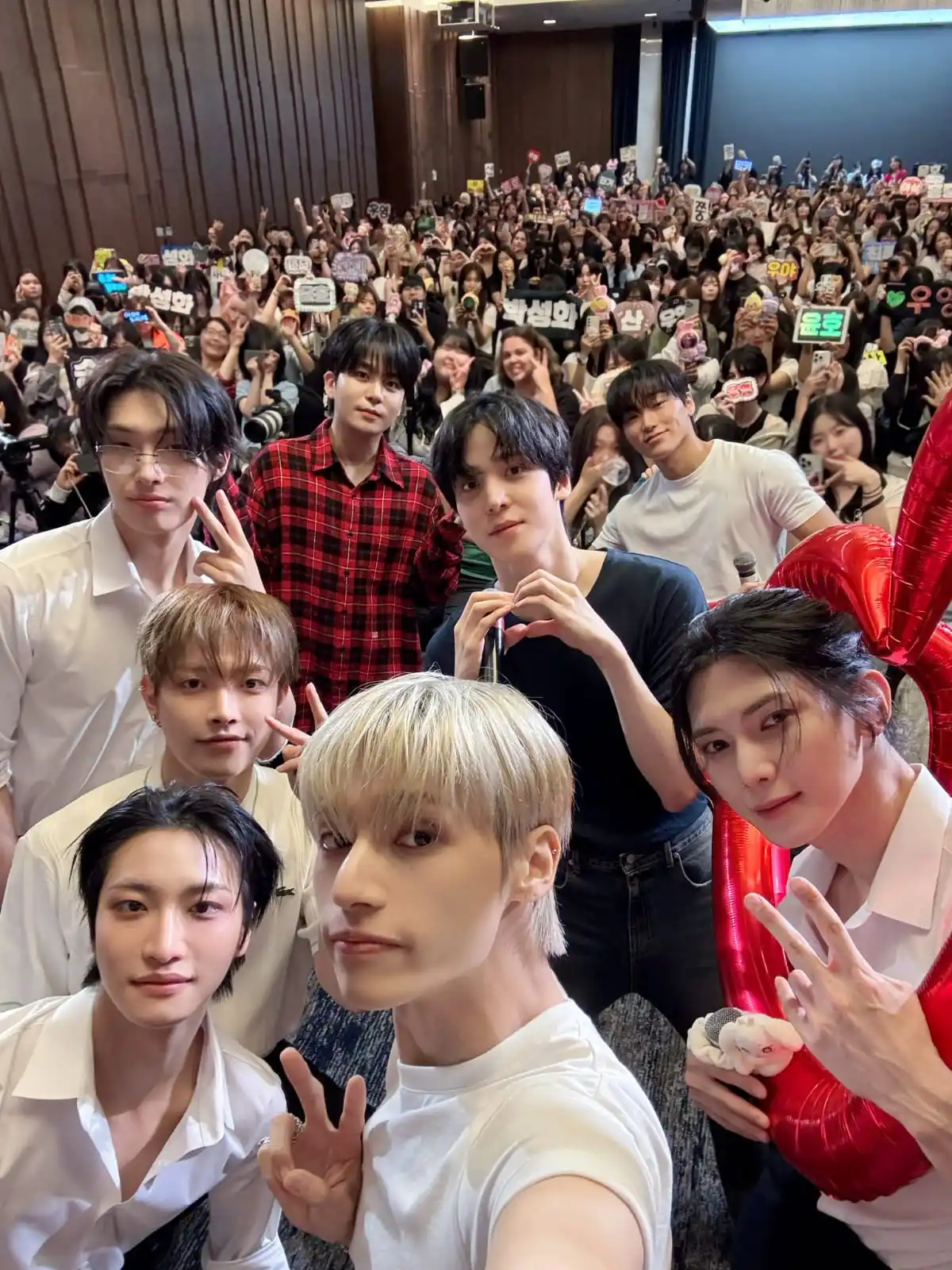 Image from 𝟖 𝐌𝐀𝐊𝐄𝐒 𝟏 𝐓𝐄𝐀𝐌 | ATEEZ UPDATES: *{ATEEZ} 🕊️ Twitter/X Post update 𓃠*  [📷] TODAY ATEEZ  <a class="te...