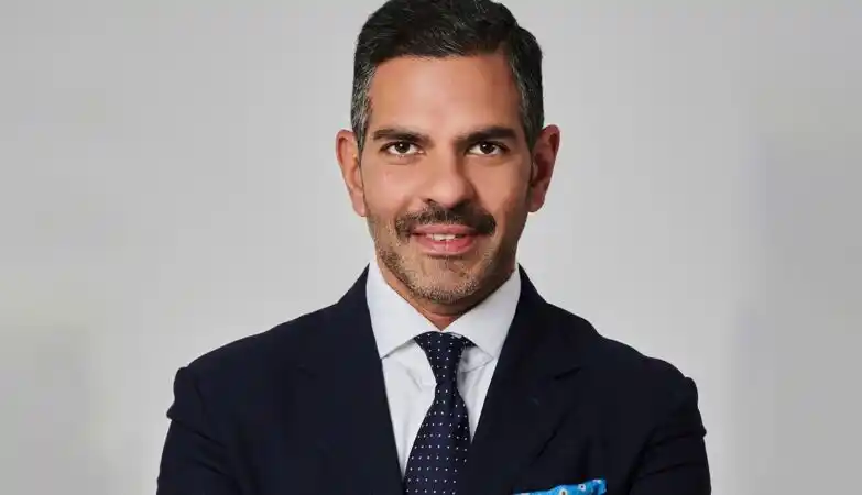 Image from ZAP Notícias: *“Engoli alguma coisa!”. Bilionário indiano morreu da forma mais bizar...