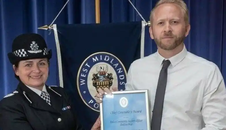 Image from ZAP Notícias: *“Homem-memória”. Polícia britânico já apanhou 3000 suspeitos por se l...