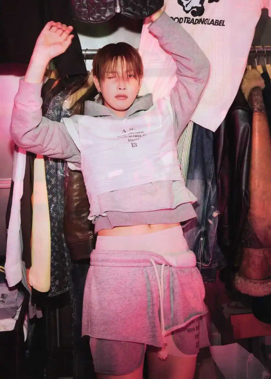 Image from 𝟖 𝐌𝐀𝐊𝐄𝐒 𝟏 𝐓𝐄𝐀𝐌 | ATEEZ UPDATES: *[📸] Hongjoong for Elle Korea*  <a class="text-blue-500 hover:underli...